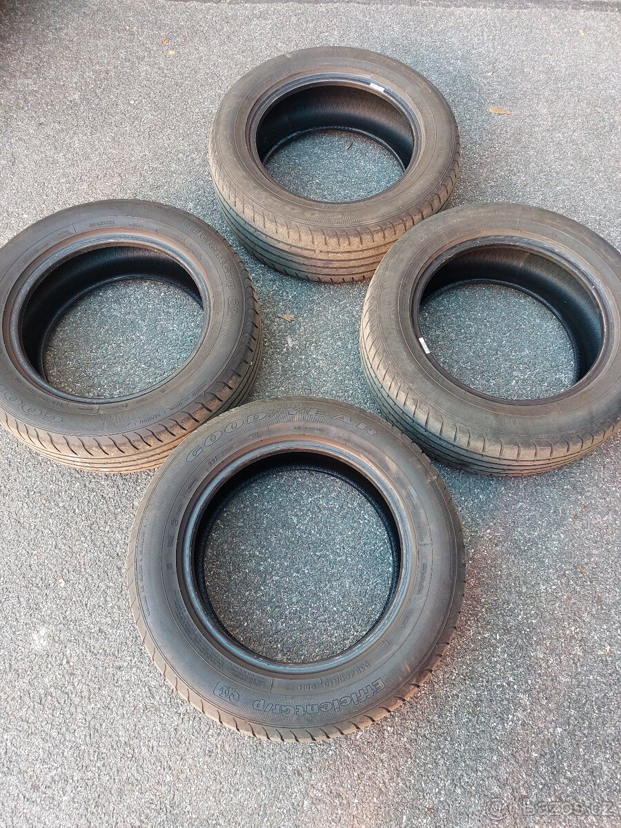 215/60 R16 - 2