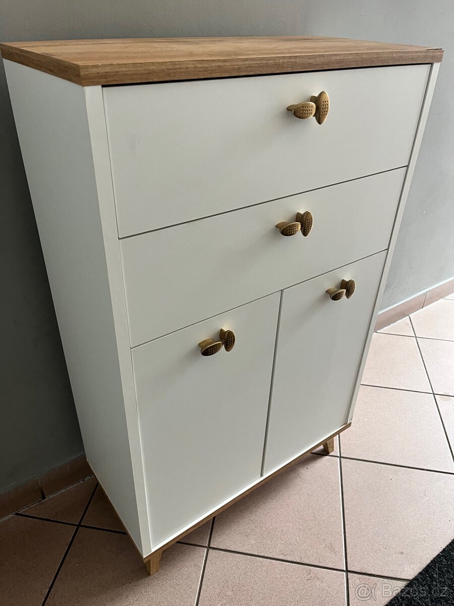 Komoda - skříňka - 2