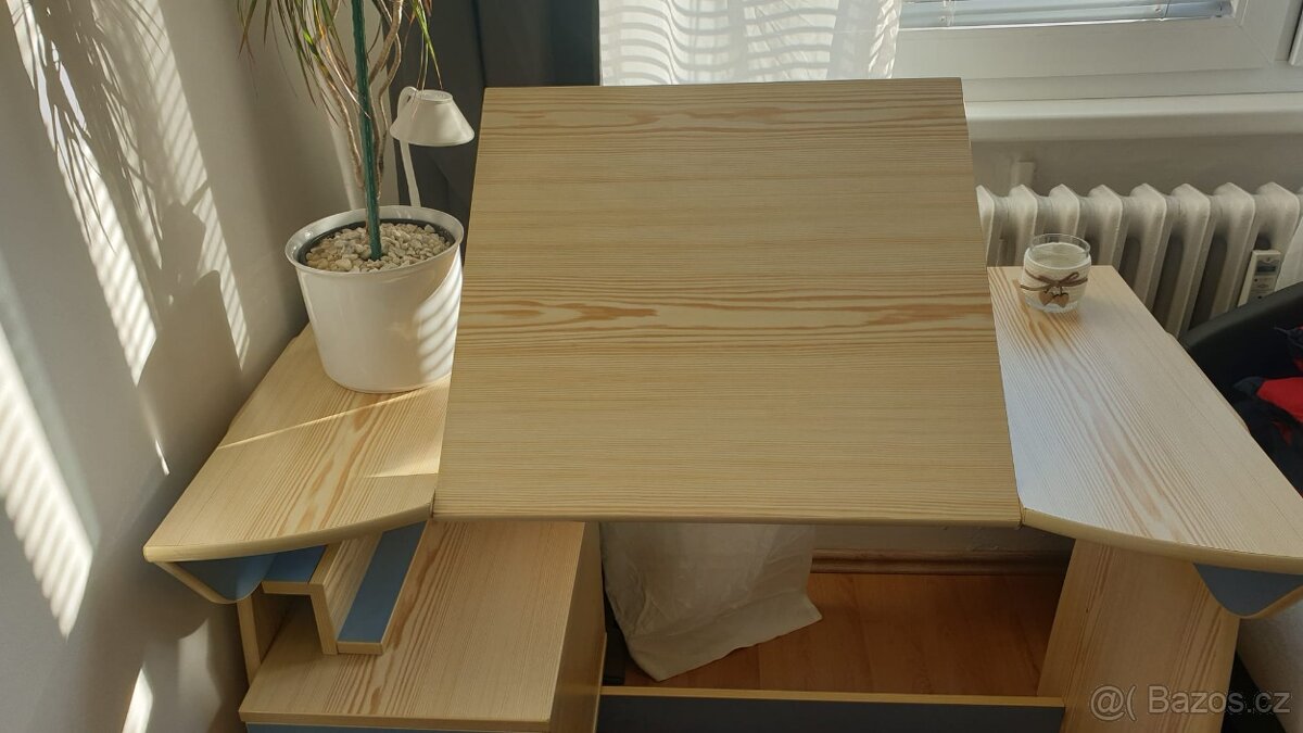 Pracovní stůl + rostoucí židle - 2