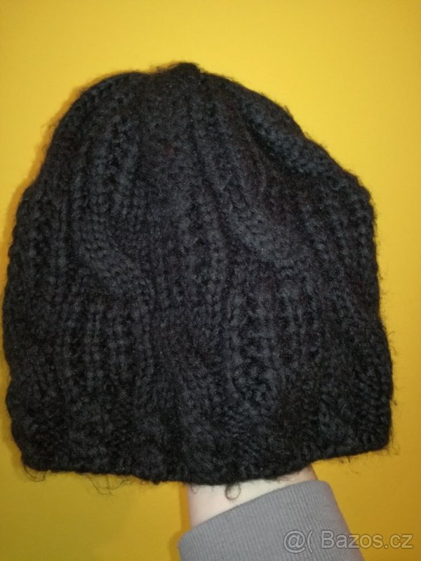 Černá zimní čepice Reserved - 2