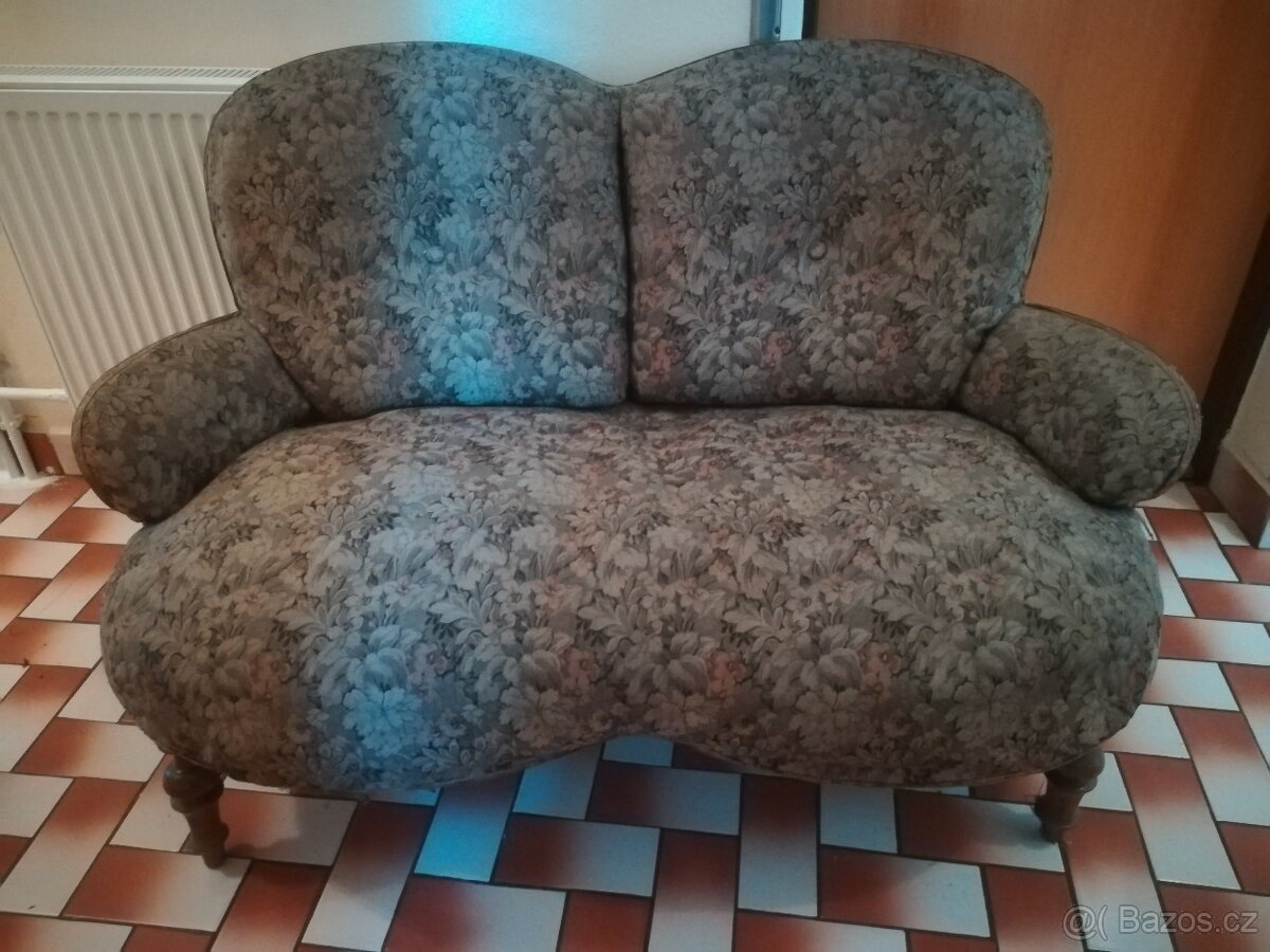 Starožitný nábytek - 2