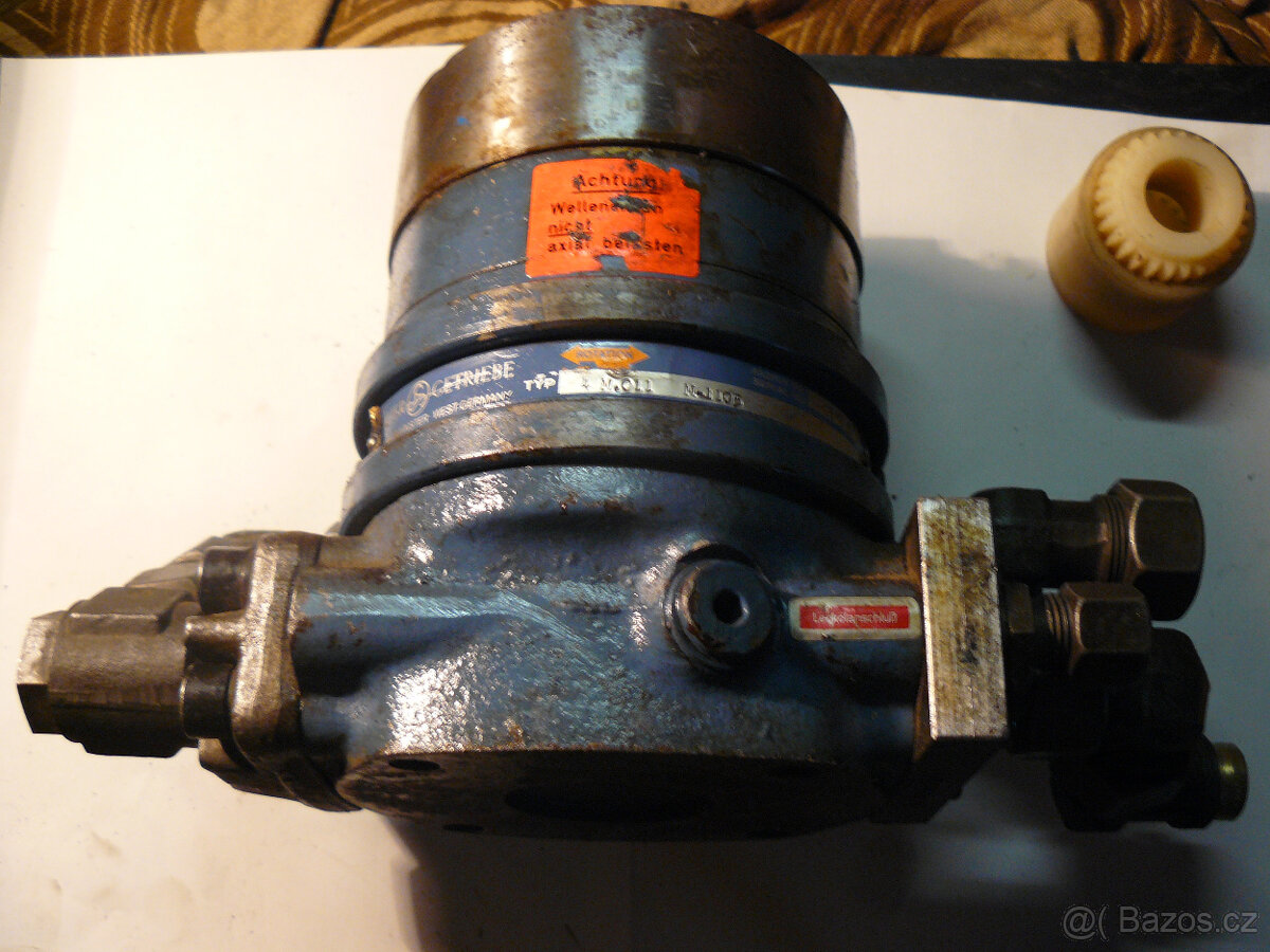 Čerpadlo k obráběcímu stroji - Typ 4M.011 M-1105 - 2