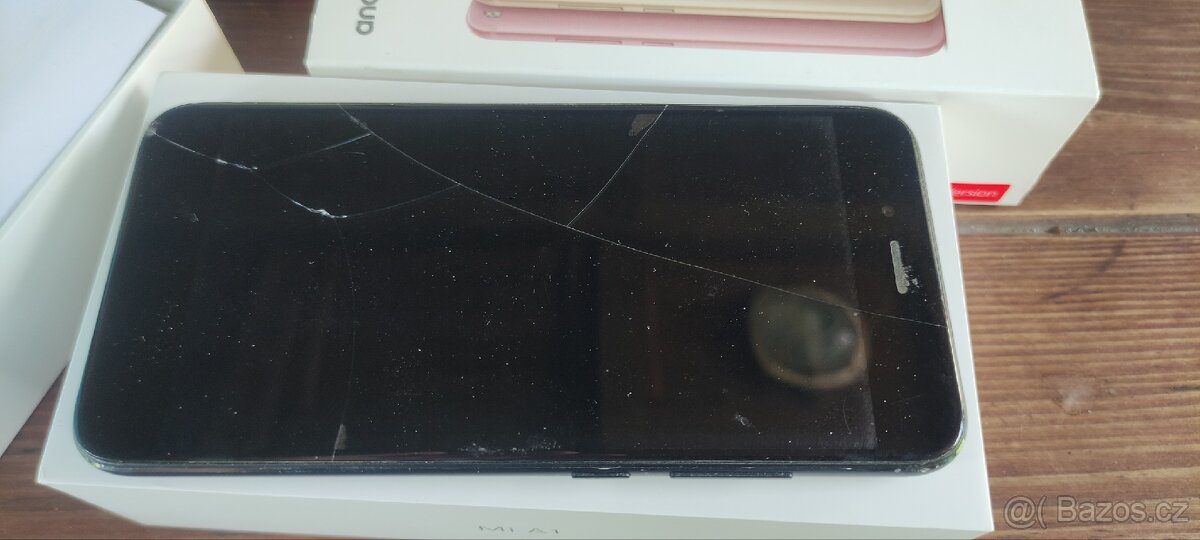 Xiaomi Mi A1 na opravu nebo díly - 2