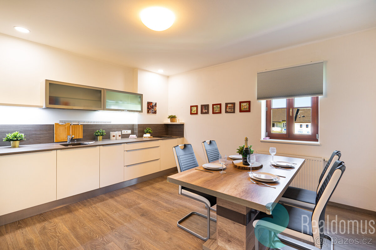 Prodej, rodinný dům s obchodním prostorem, Lipno nad Vltavou - 2