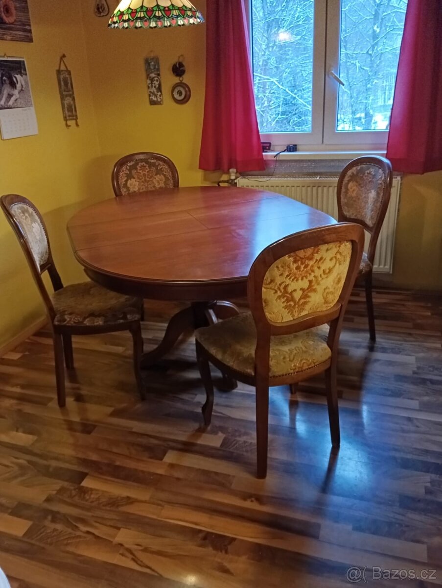 Jídelní stůl + 4 židle - 2
