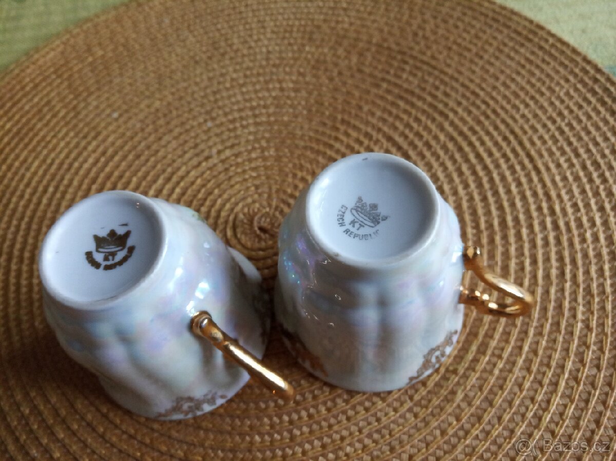 Dva porcelánové hrníčky - šálky, zlacené - 2