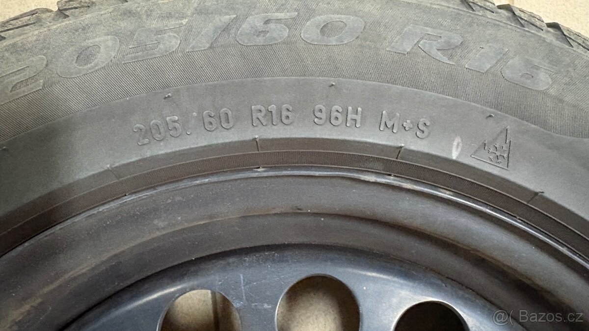 Zimní pneu s disky 205/60/16 - 2
