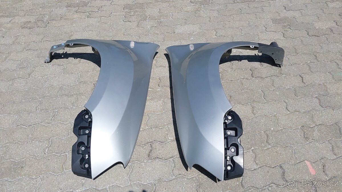 Dacia Duster – Blatníky přední stříbrné - 2