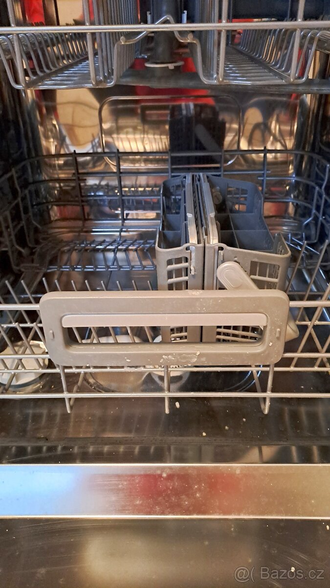 vestavná myčka Electrolux ESI64010X - 2