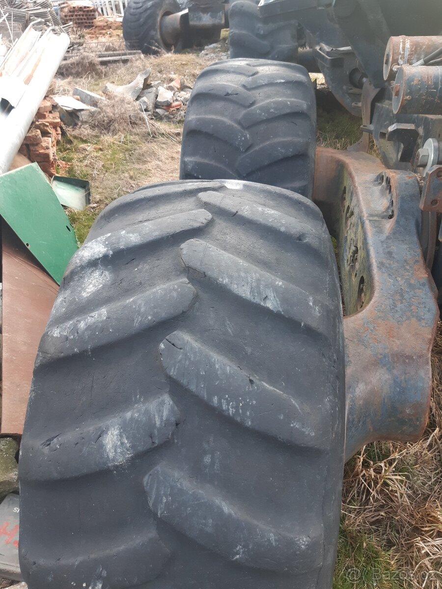 Prodám pneu 600/65r34 600/55r26,5 - 2