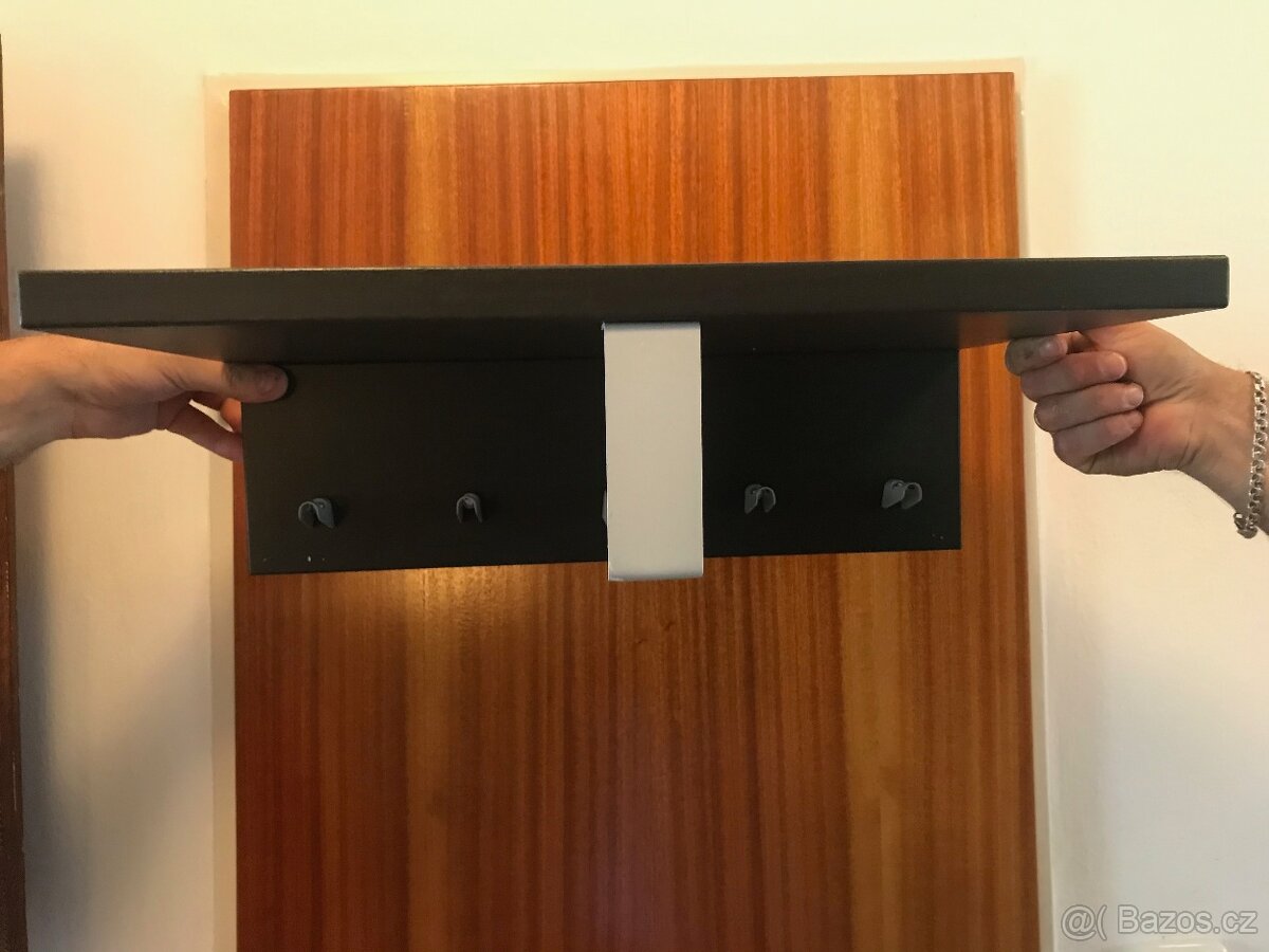 VĚŠÁK NA ZEĎ IKEA - 2