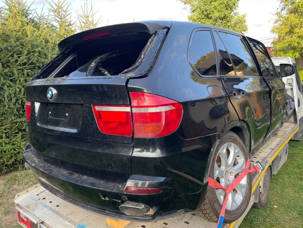 Náhradní díly BMW E70 4.8i černá barva - 2