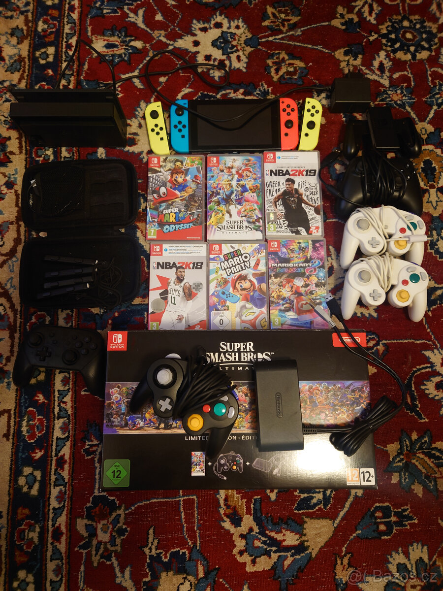 Nintendo Switch + 6 her a různé příslušenství - 2