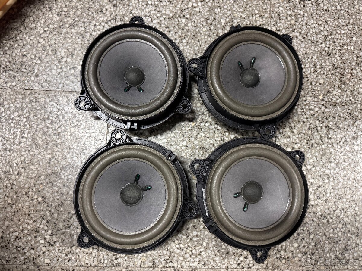 Repro do auta Bose + zesilovače - 2