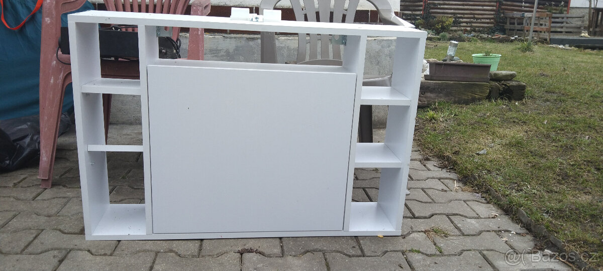 Závěsná skříňka na notebook - 2