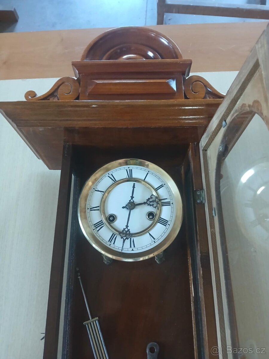 Prodám staré hodiny, pendlovky. - 2