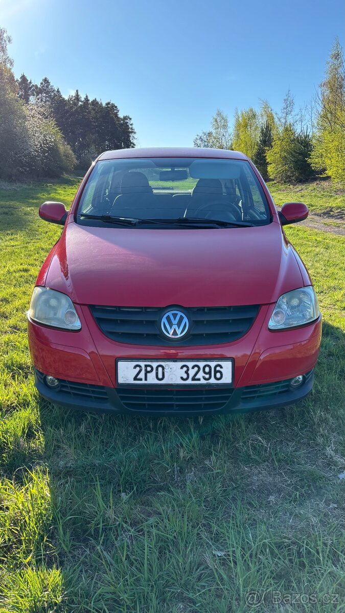 Volkswagen Fox hatchback - 2