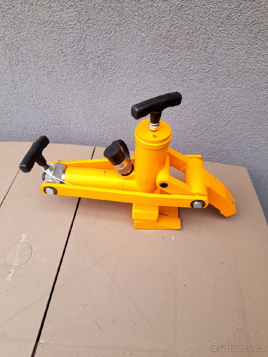 Hydraulický srážeč patek pneu včetně nožní pumpy - 2