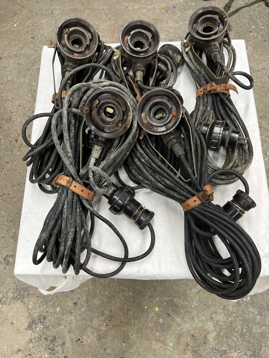 Vojenské světla s pojistkami - 2