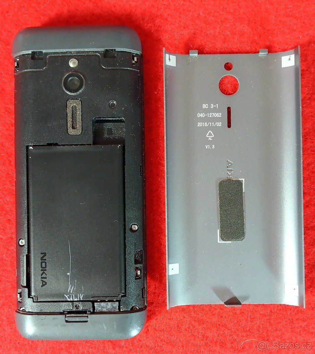 mobilni telefon Nokia 230, aluminium back, rok 2017 - 2
