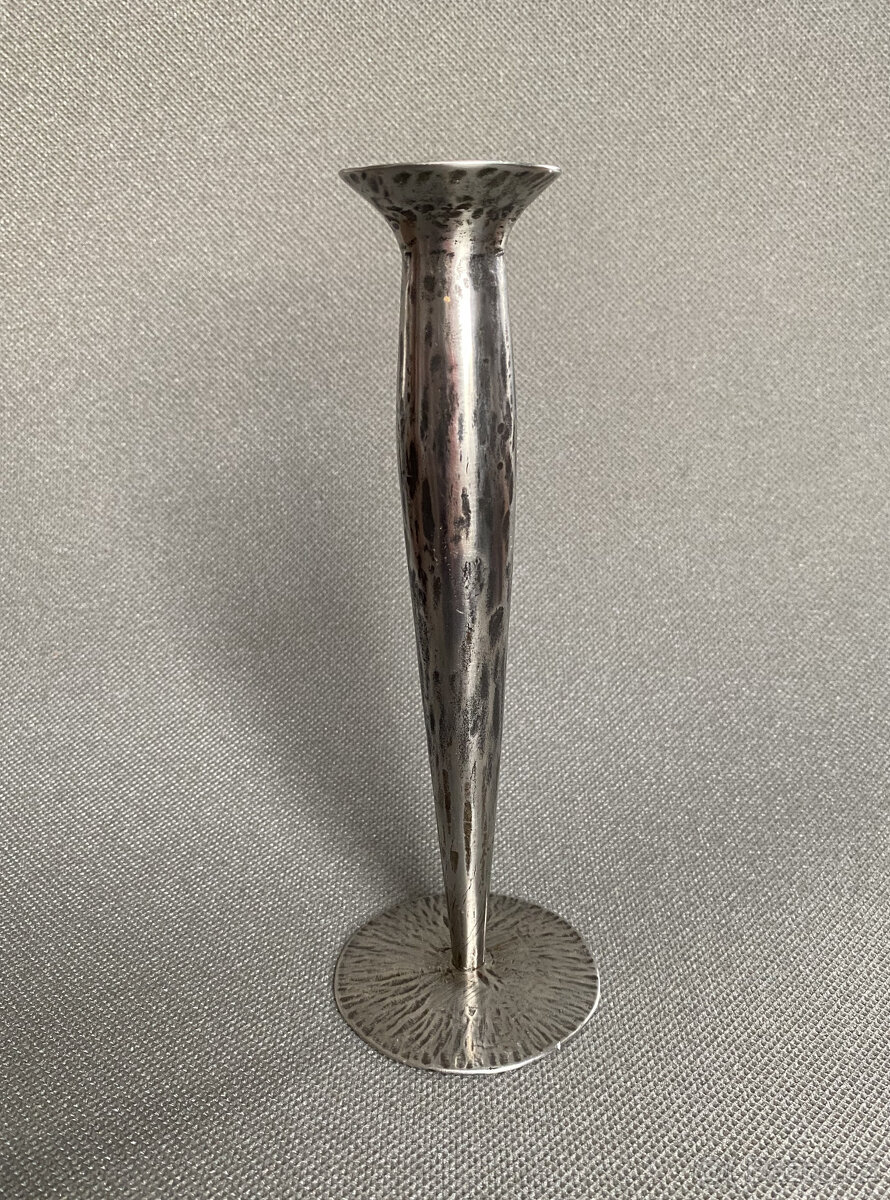 Designová kovová tepaná váza, svícen 21 cm - 2