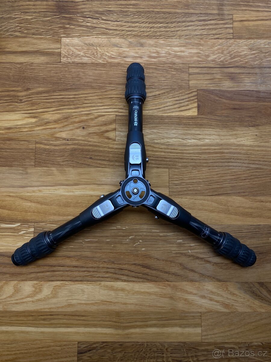 Benro Tortoise 03C - karbonový mini stativ (40 cm max) - 2