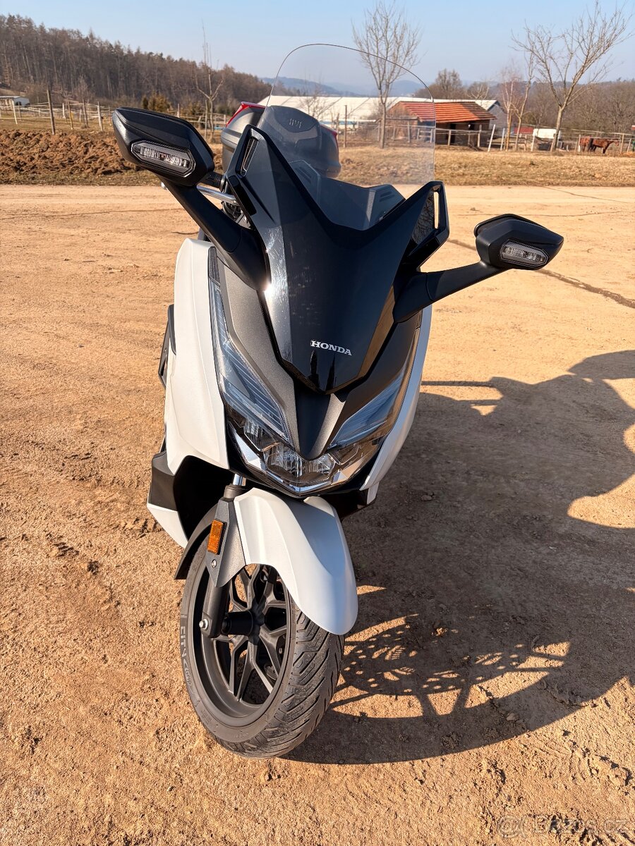 Honda Forza 125ccm - 2