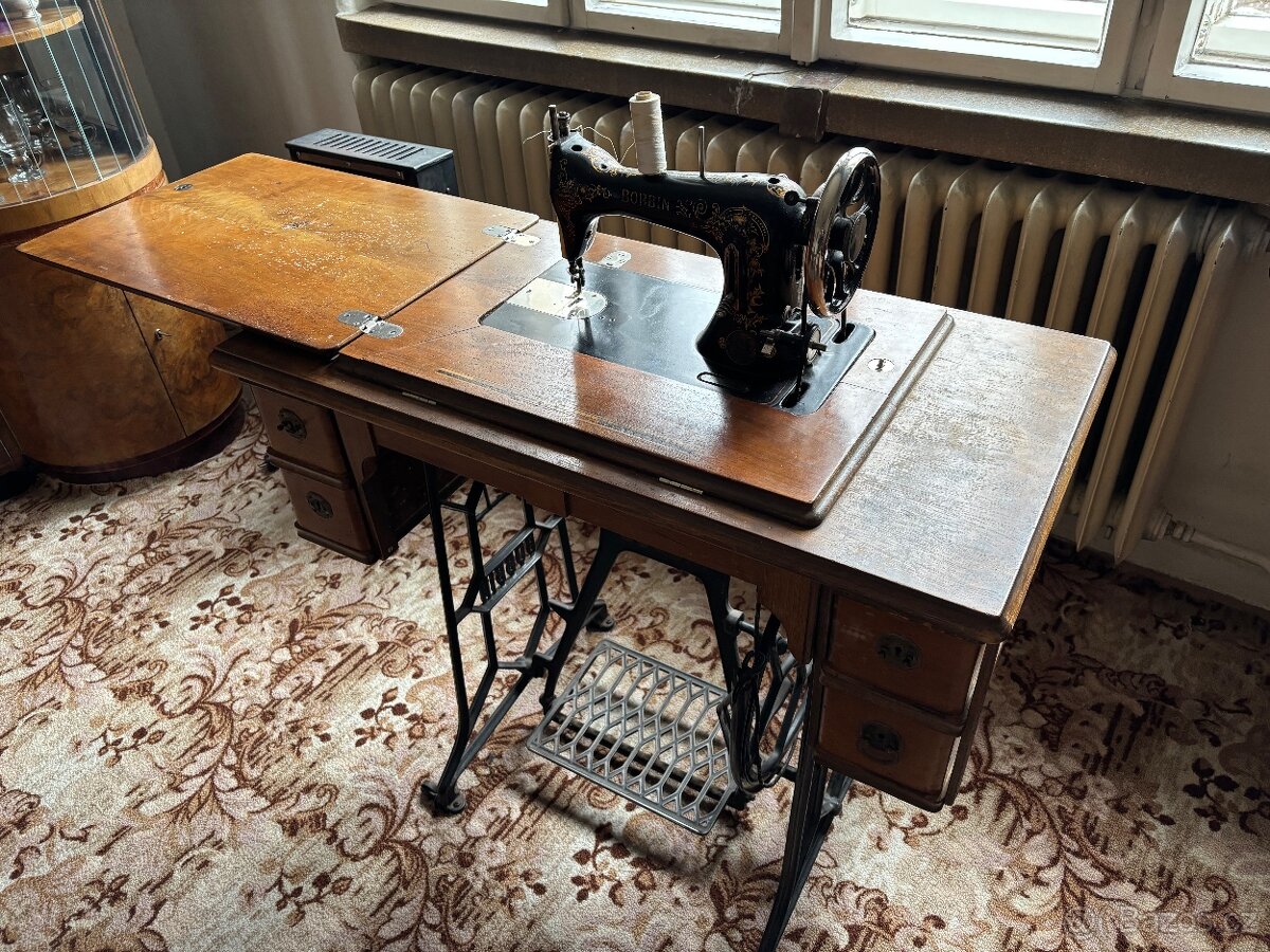 Starožitný nábytek a podobně - 2