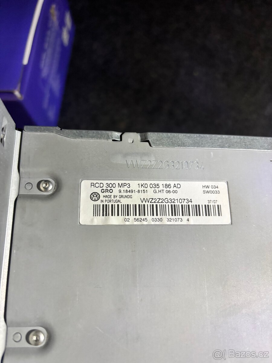 Autorádio z Golfa mk5 - 2