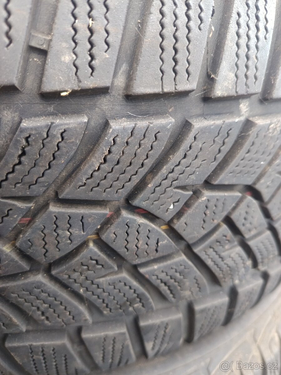 Pneu 215/55/16 Good Year - 2