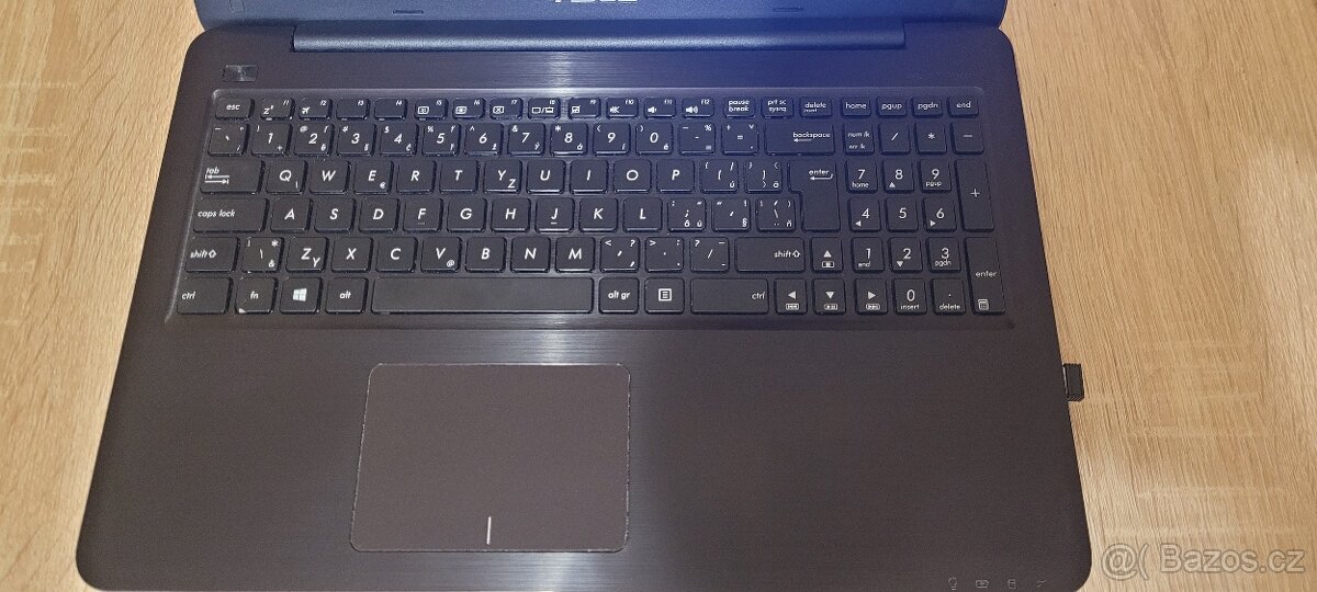 Herní / multimediální notebook ASUS F556U - 2