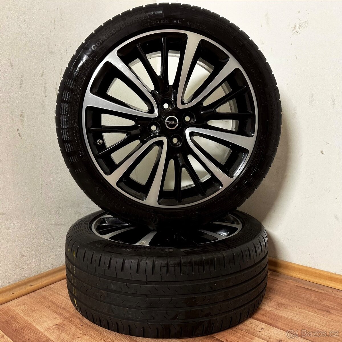 OPEL CORSA/ADAM 4x100 R17 ET44+LETNÍ 215/45R17 6mm - 2
