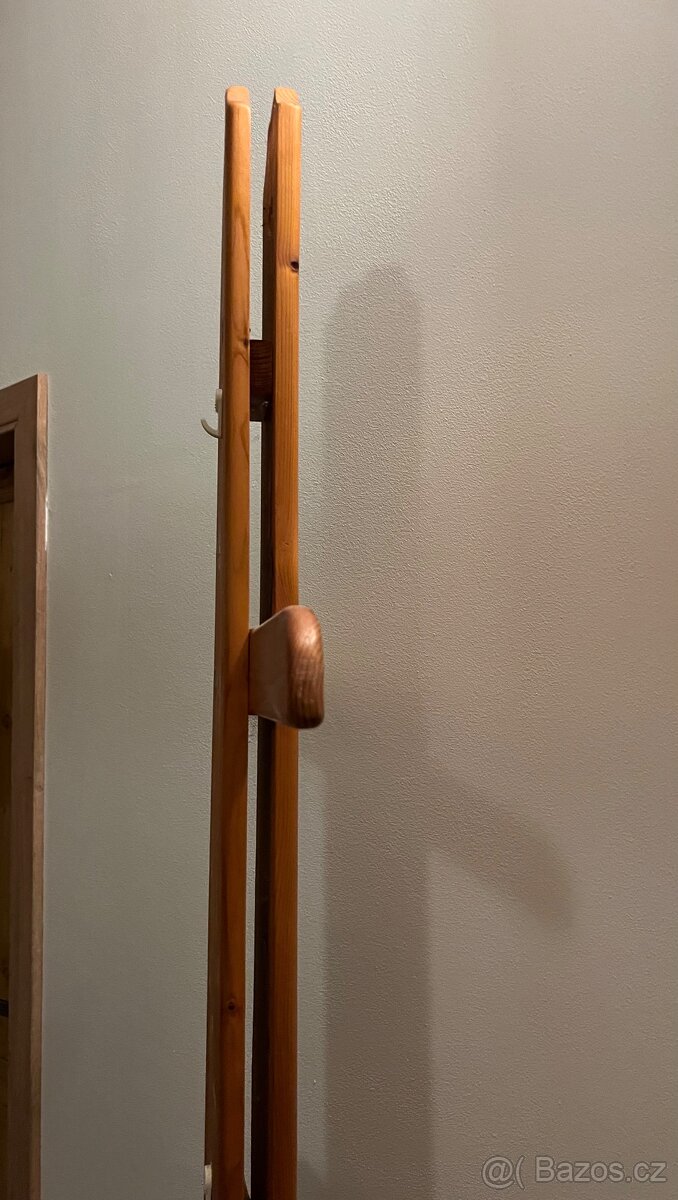 Věšák / němý sluha - 2