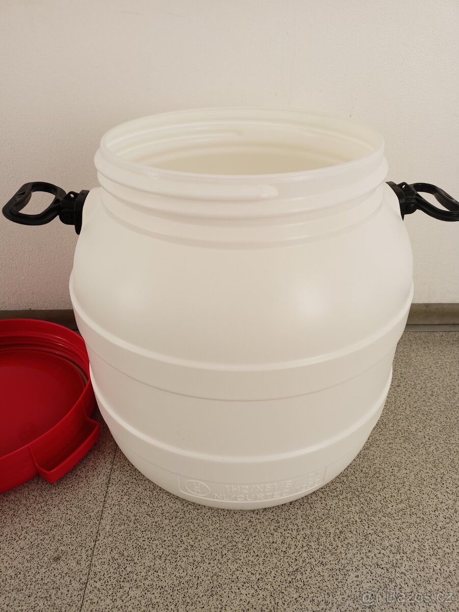 Plastový sud značky Curtec - 2