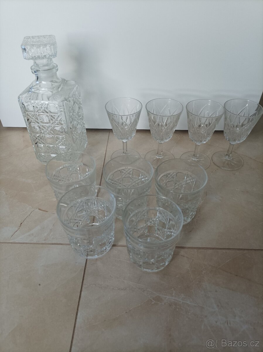 Prodám broušenou karafu na whisky a jiný alkohol a skleničky - 2