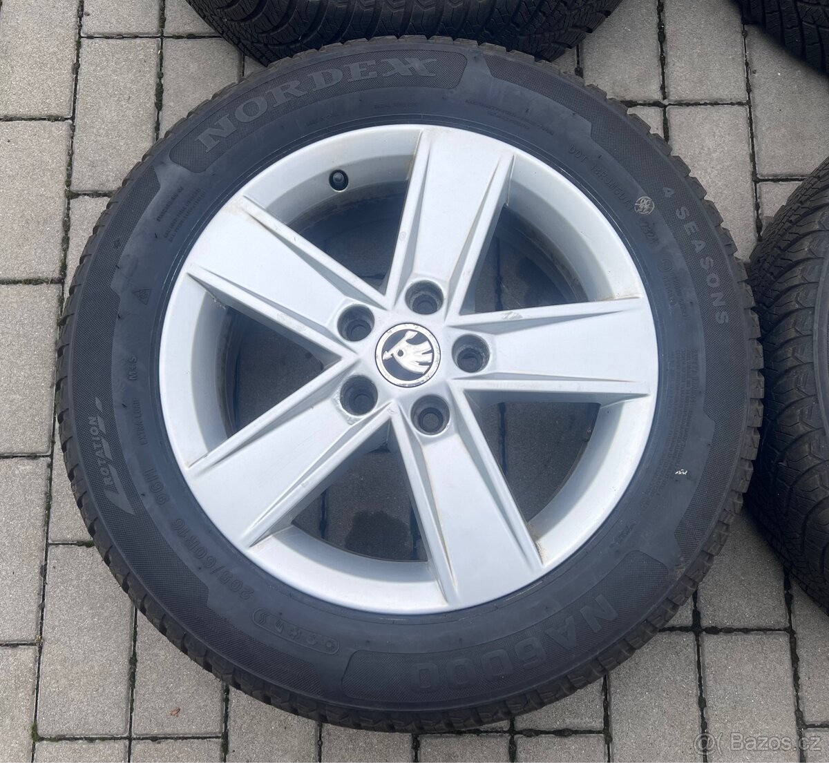Octavia IV - 16" Star + pneu 205/60 R16 Nordexx - 2