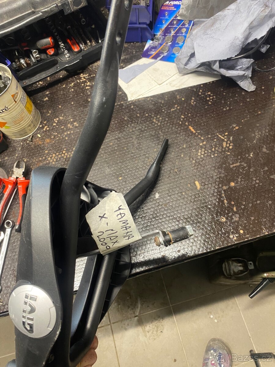 Drzak kufru Yamaha x Max 250 - 2