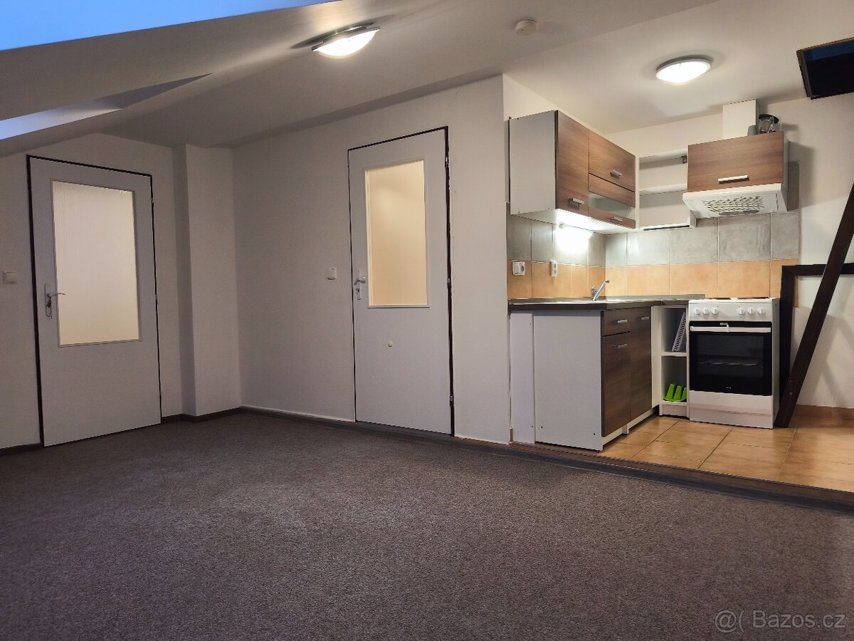 Pronájem bytu 2+kk 56 m² s alkovnou - Horská, Trutnov - 2