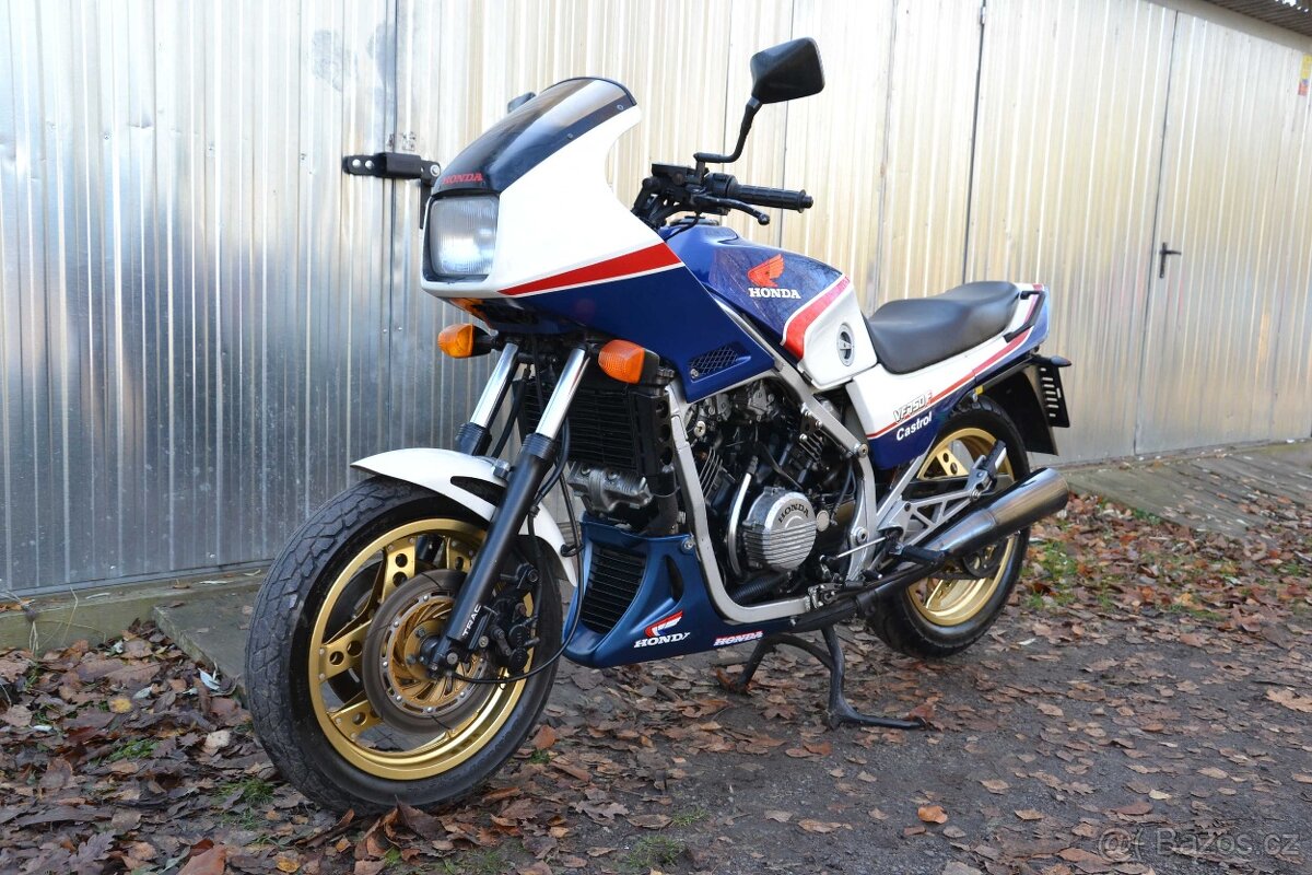 Honda VF 750F – RC15 - 2