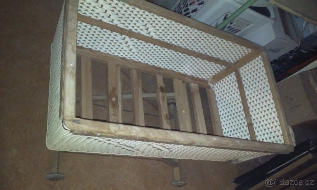 Starožitný dětský proutěný košík - postýlka - 2