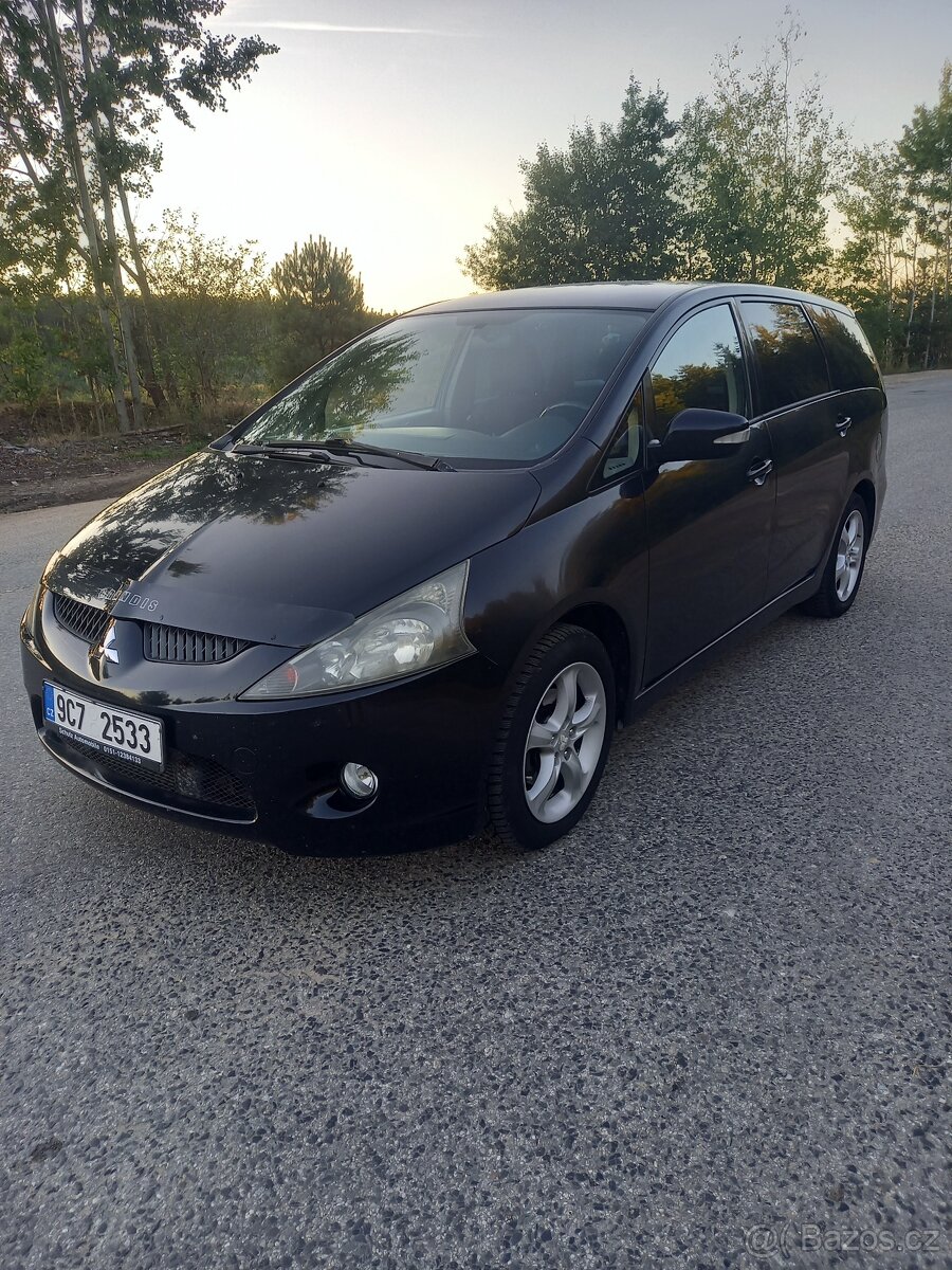 Mitsubishi Grandis - 2