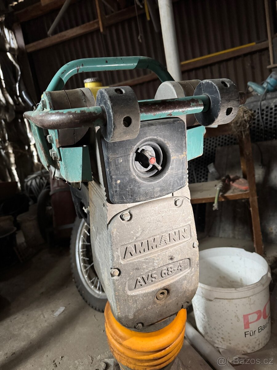 Vibrační pěch Aman benzín 4-takt - 2