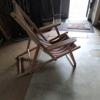 Skládací lehátko s podnožkou - 2