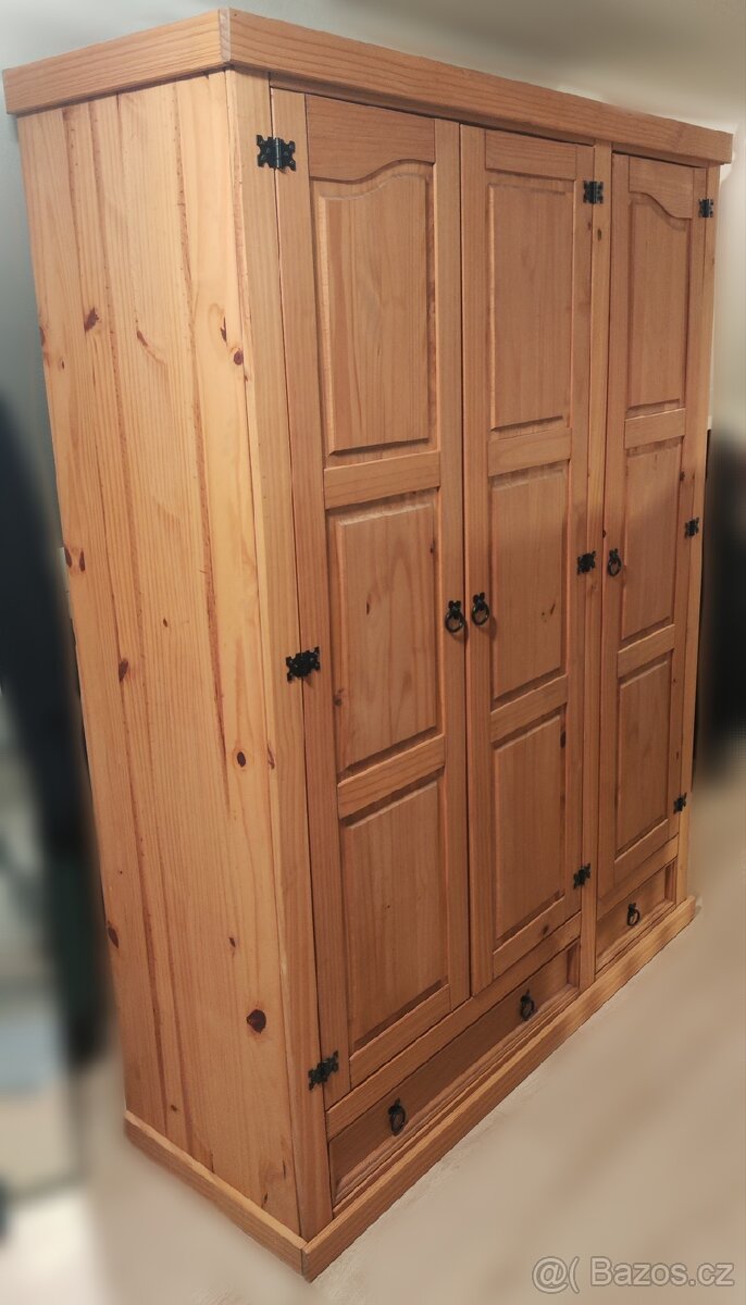 Skříň rustikální Corona 3dveřová - 2