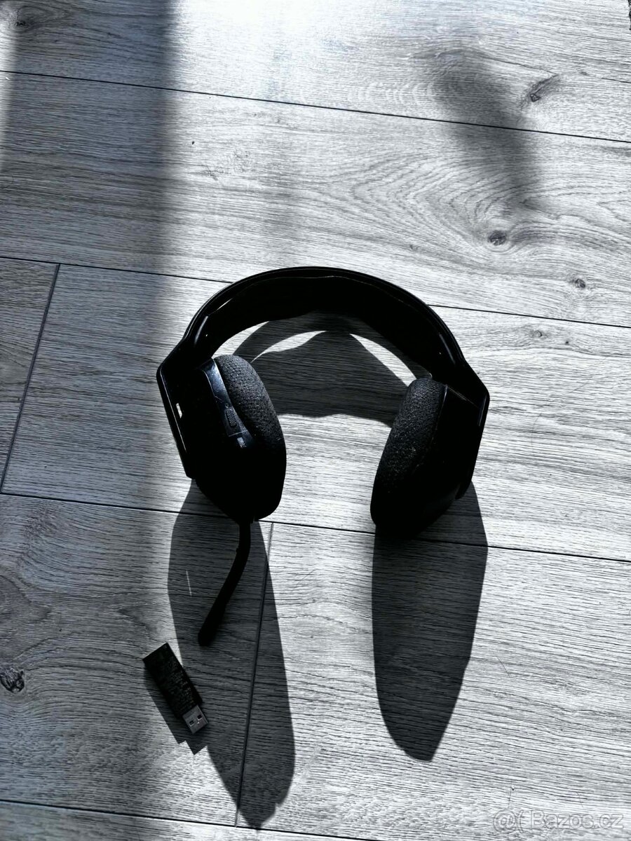 Logitech G733 LIGHTSPEED Wireless RGB Gaming Headset Black - 2