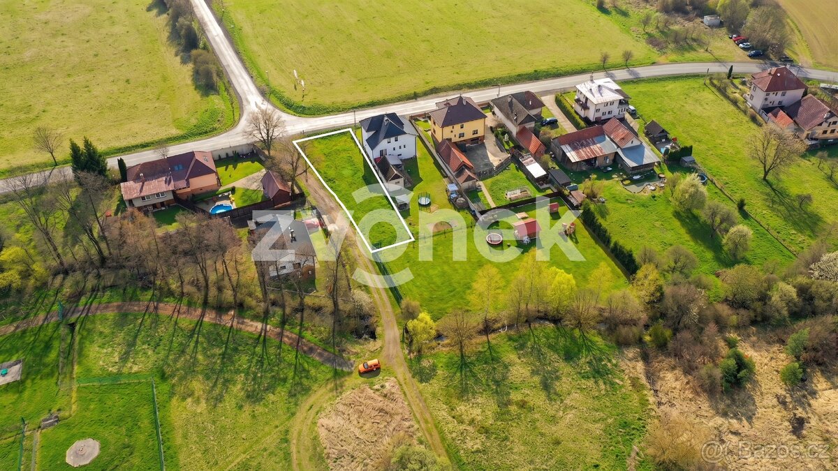 Rovinatý a slunný pozemek pro rodinné bydlení, 600 m², Březů - Bild 2