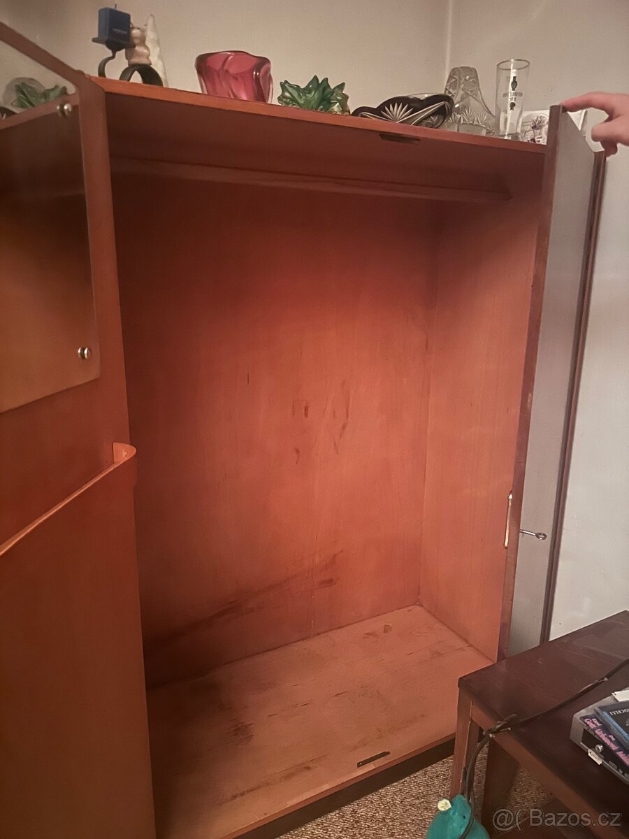 Šatní skříně starožitné - 2