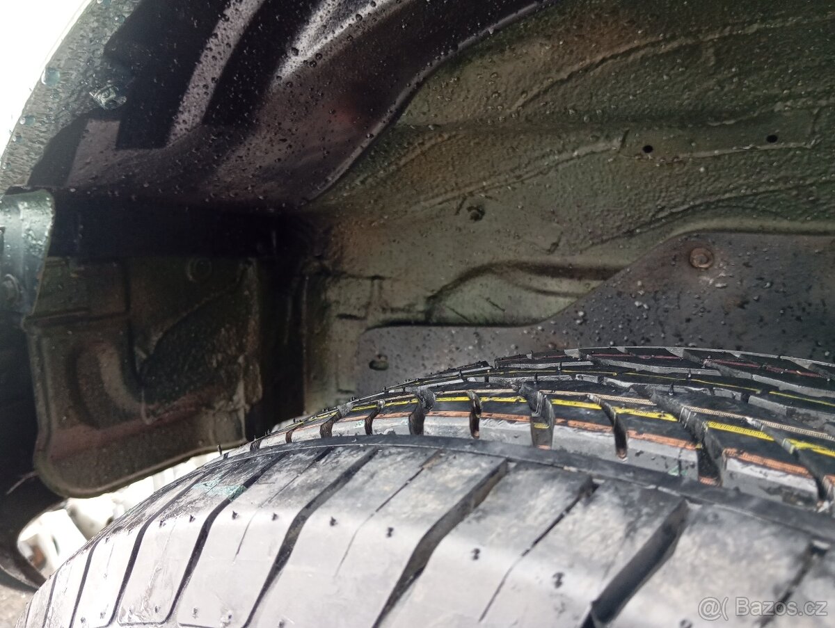 Hyundai Galloper 2,5 TD top stav - 2