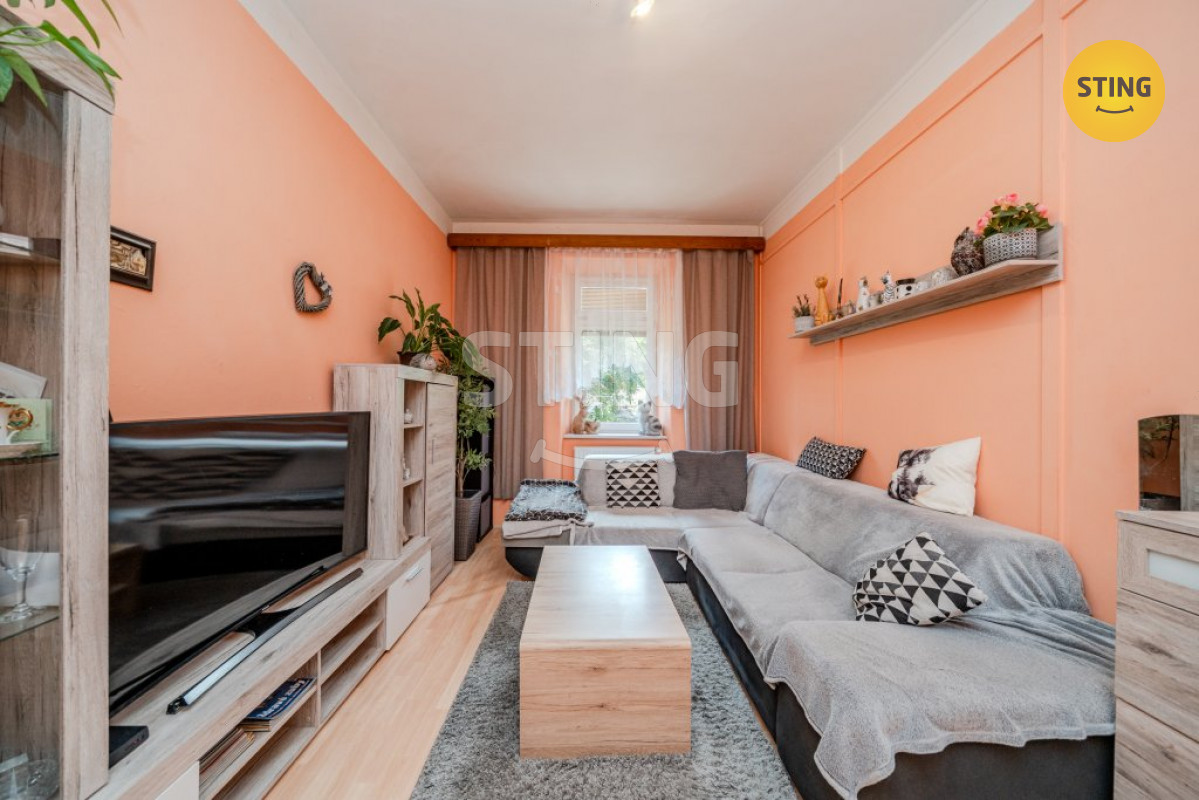 Prodej jedinečného bytu 3+1 s lodžií a vlastní zahrá, 133199 - 2