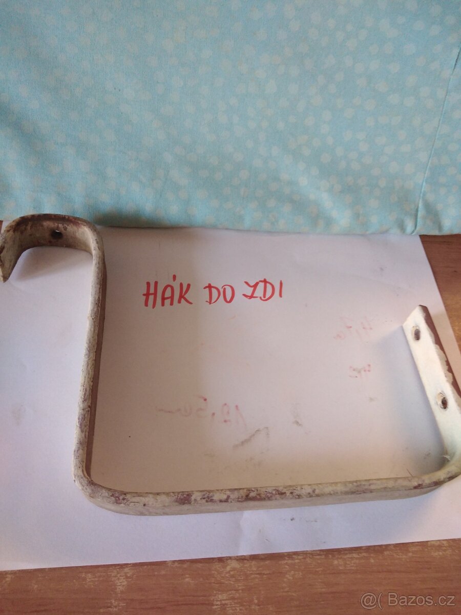 Háky na truhlíky na balkon,6ks - 2